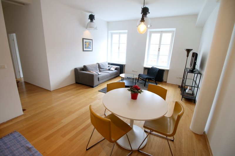 Why is living in an apartment better than a dorm?